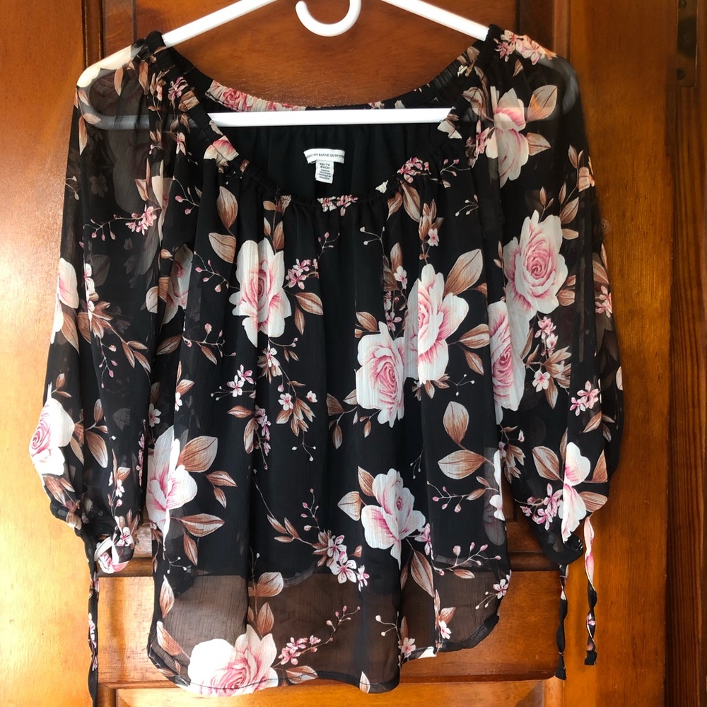 American Eagle Flower Top 🌸